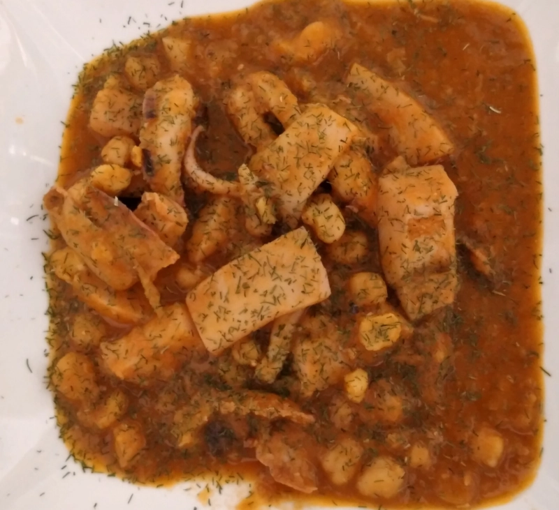 CHOCOS CON GARBANZOS ,ESTILO CALLOS